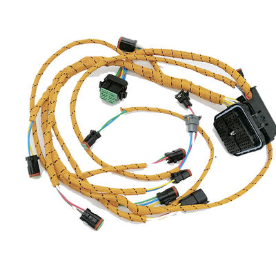 Экскаватор производителя КВСК разделяет провод К7 внешней кабины 381-2499