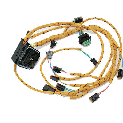 Экскаватор производителя КВСК разделяет провод К7 внешней кабины 381-2499